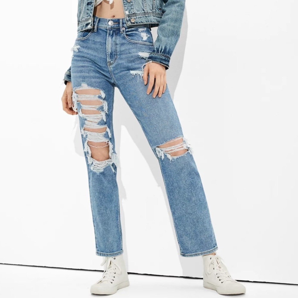 American Eagle Highest‎ Rise 90’s Boyfriend destructed jeans